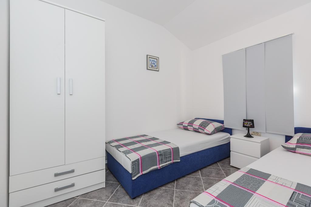 Apartments Viljac Trogir Habitación foto