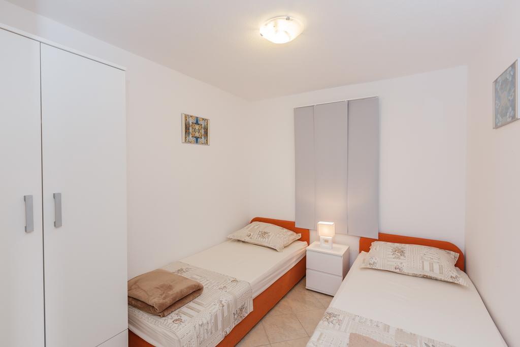 Apartments Viljac Trogir Habitación foto