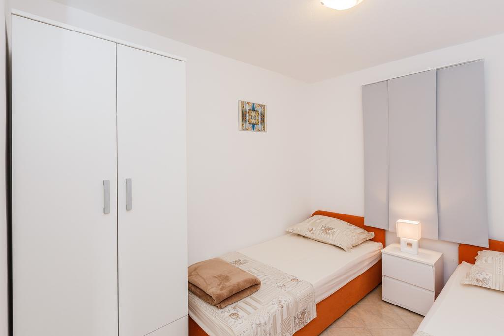 Apartments Viljac Trogir Habitación foto