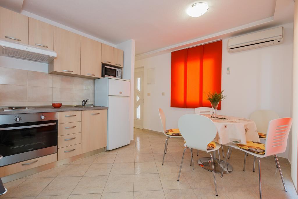 Apartments Viljac Trogir Habitación foto